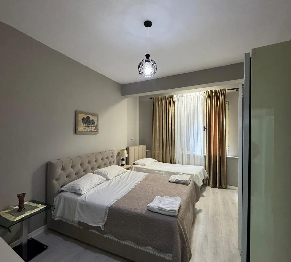 Papale Center Apartments Tiran 0*,